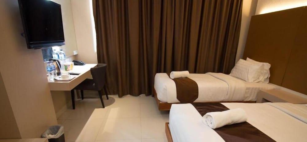 Os Hotel Airport Batam Exteriör bild