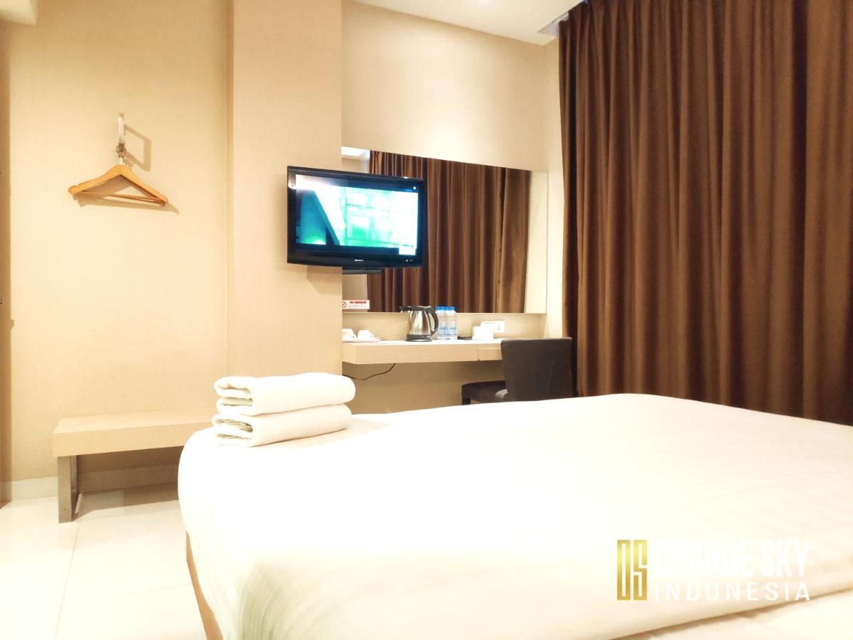 Os Hotel Airport Batam Exteriör bild