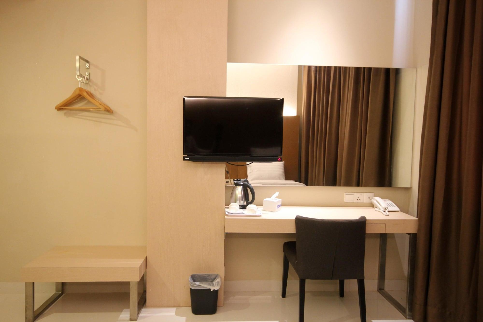 Os Hotel Airport Batam Exteriör bild