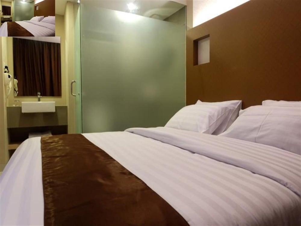 Os Hotel Airport Batam Exteriör bild