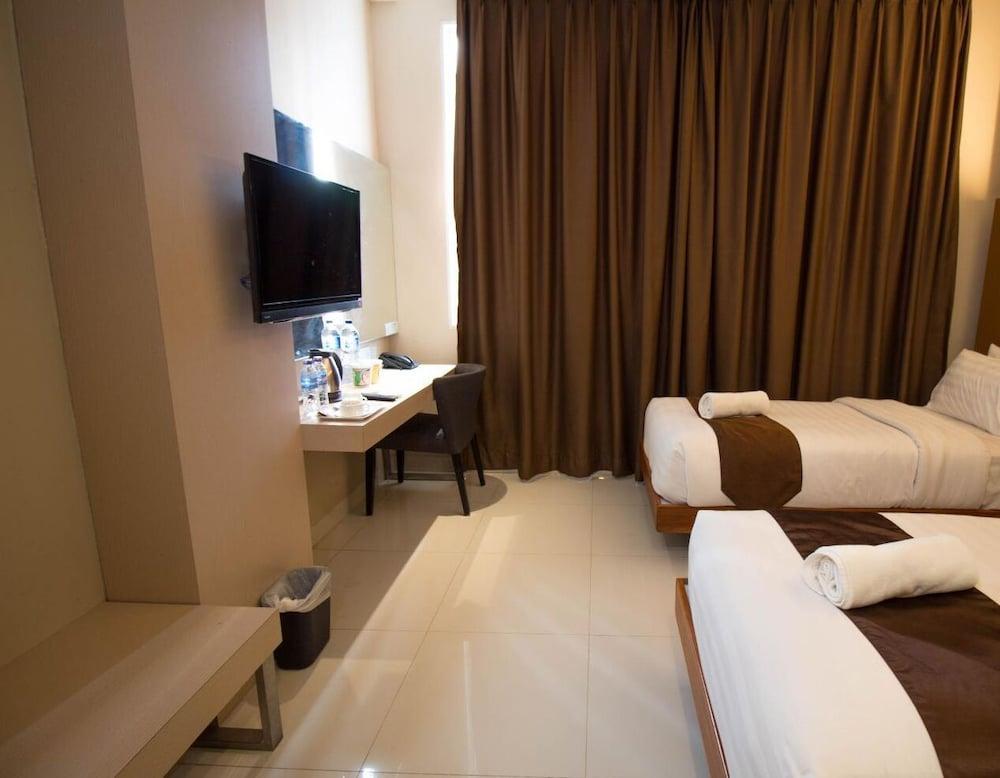 Os Hotel Airport Batam Exteriör bild