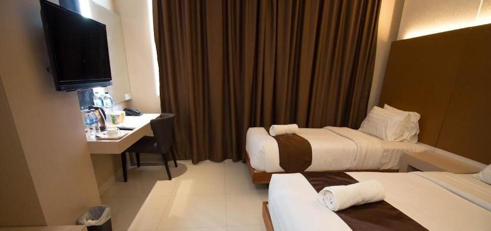 Os Hotel Airport Batam Exteriör bild