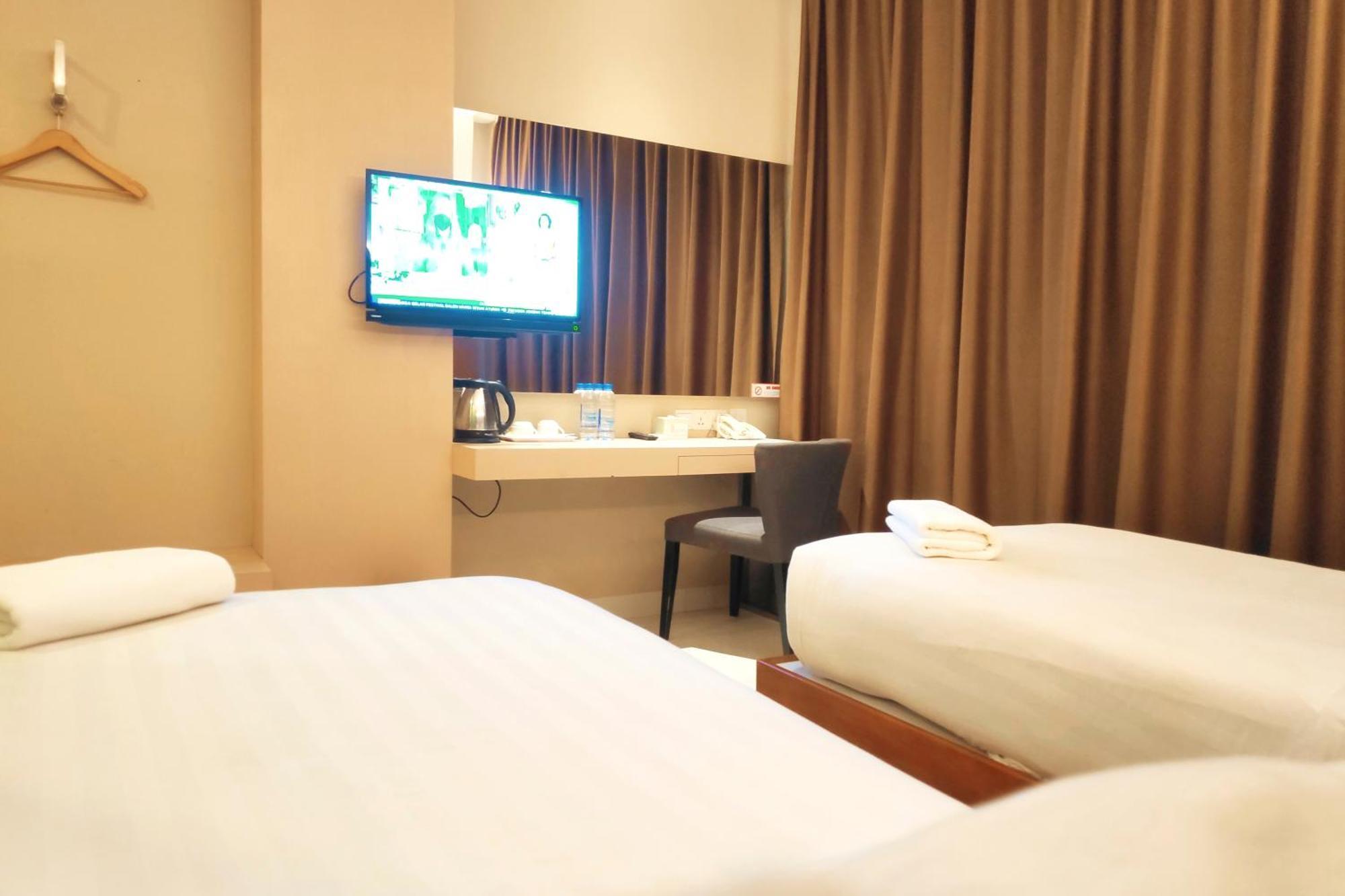 Os Hotel Airport Batam Exteriör bild