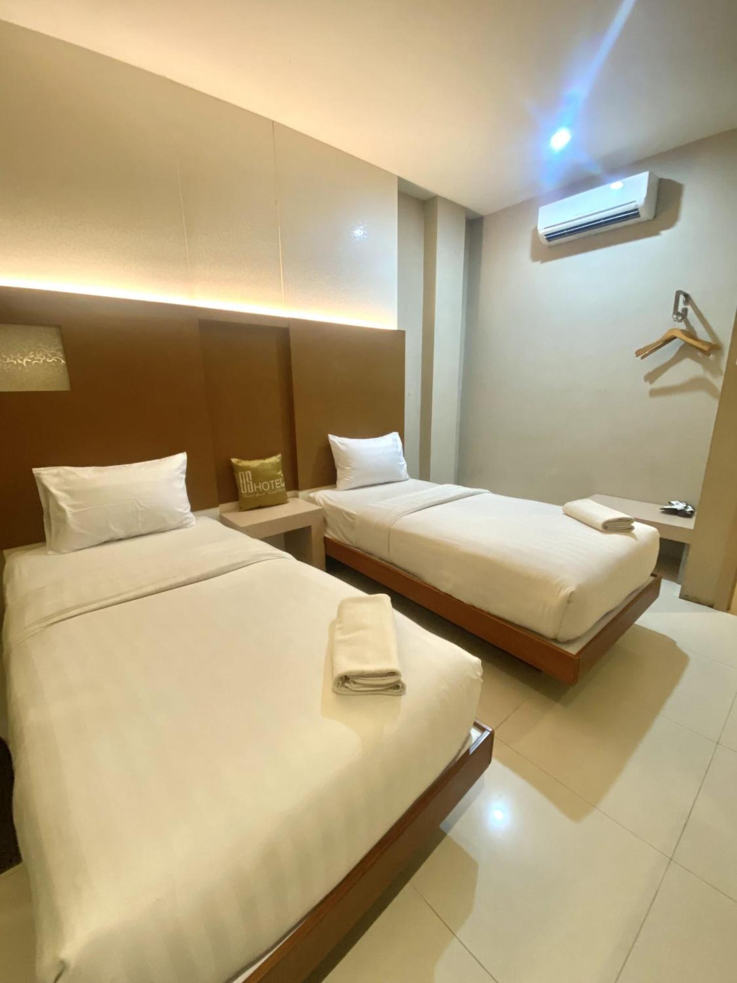 Os Hotel Airport Batam Exteriör bild