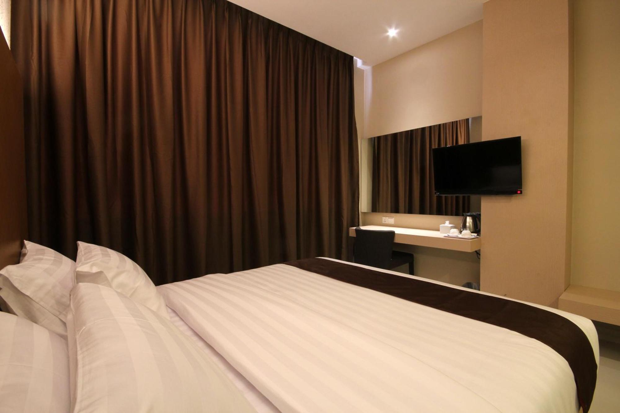 Os Hotel Airport Batam Exteriör bild