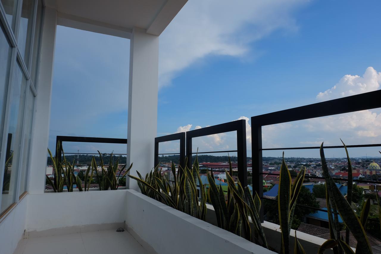 Os Hotel Airport Batam Exteriör bild